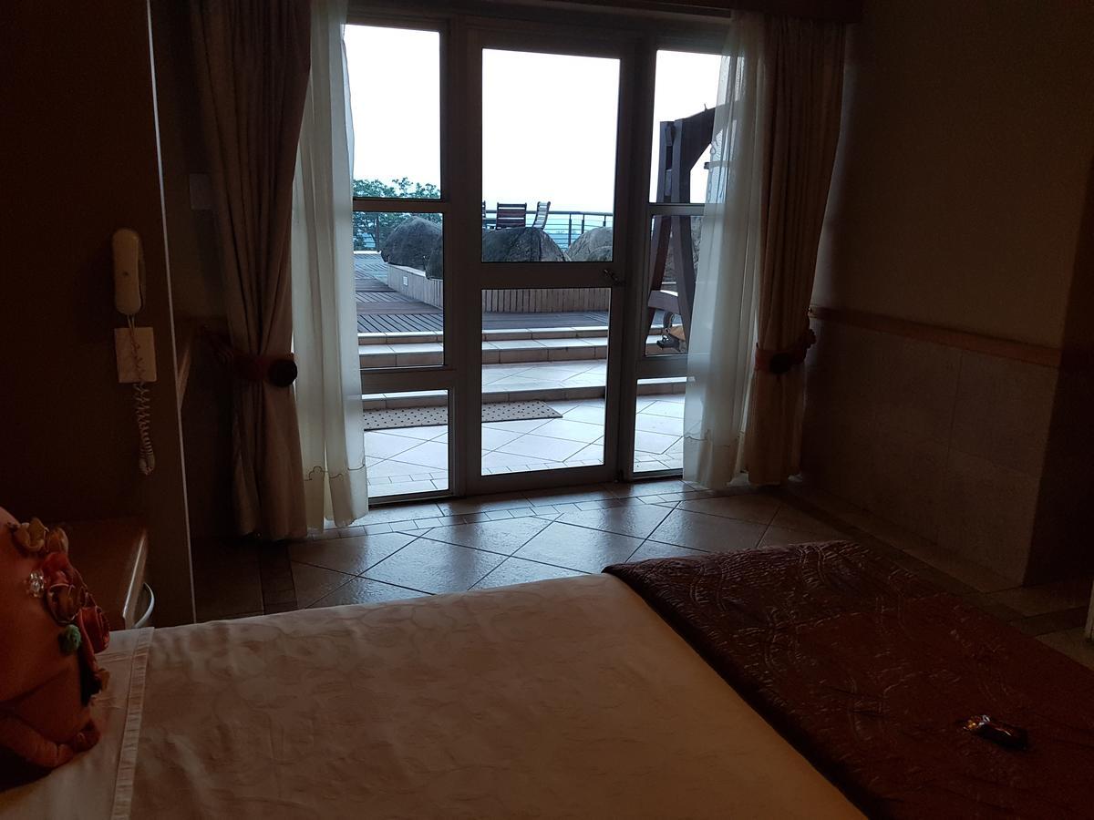 Bubez Guesthouse บาร์เบอร์ตัน ภายนอก รูปภาพ
