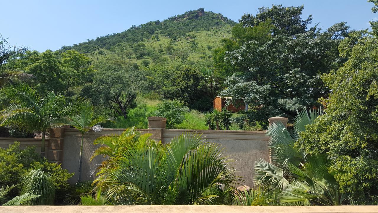 Bubez Guesthouse บาร์เบอร์ตัน ภายนอก รูปภาพ